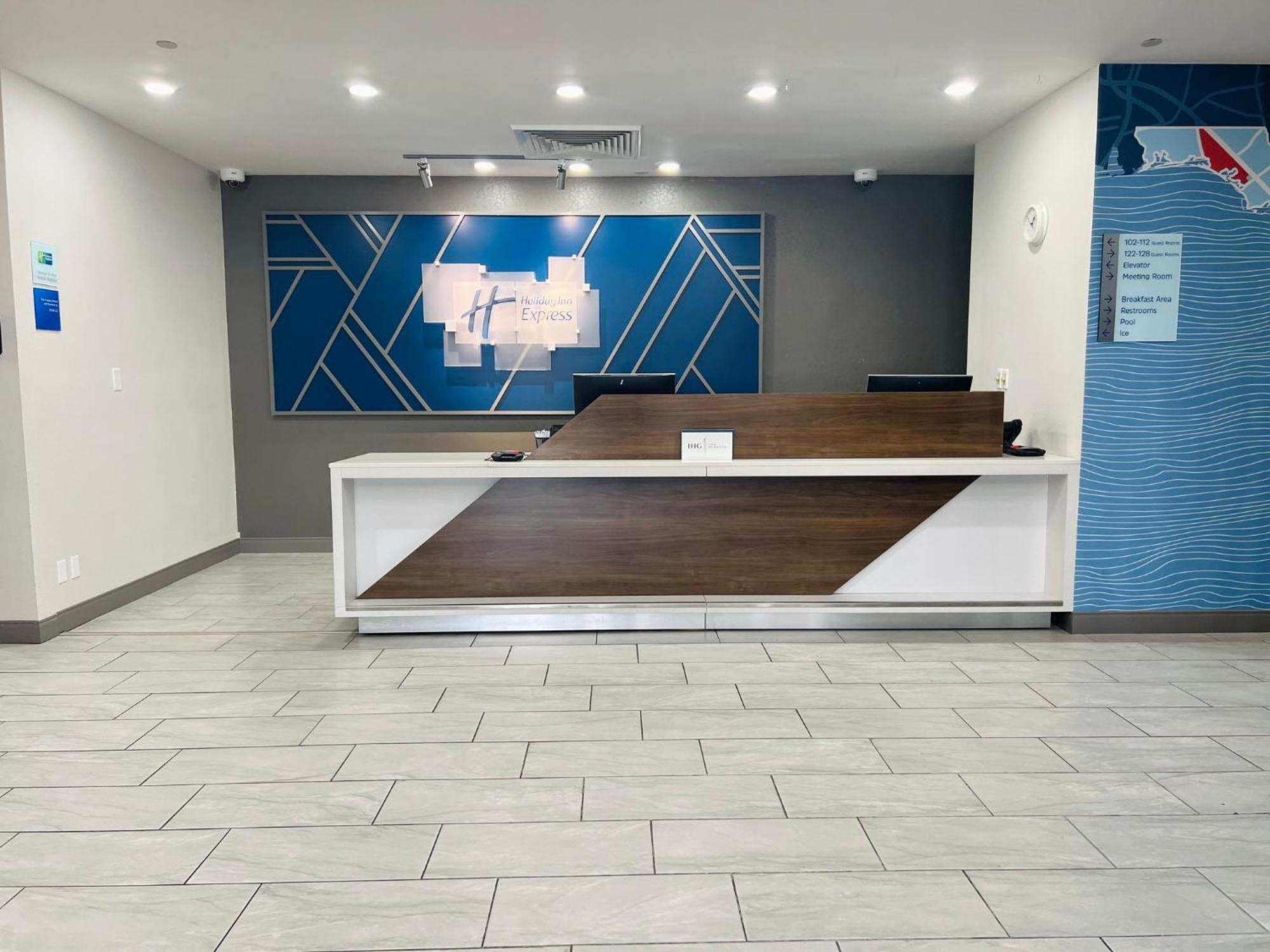 Holiday Inn Express & Suites Sebring By Ihg Exterior foto