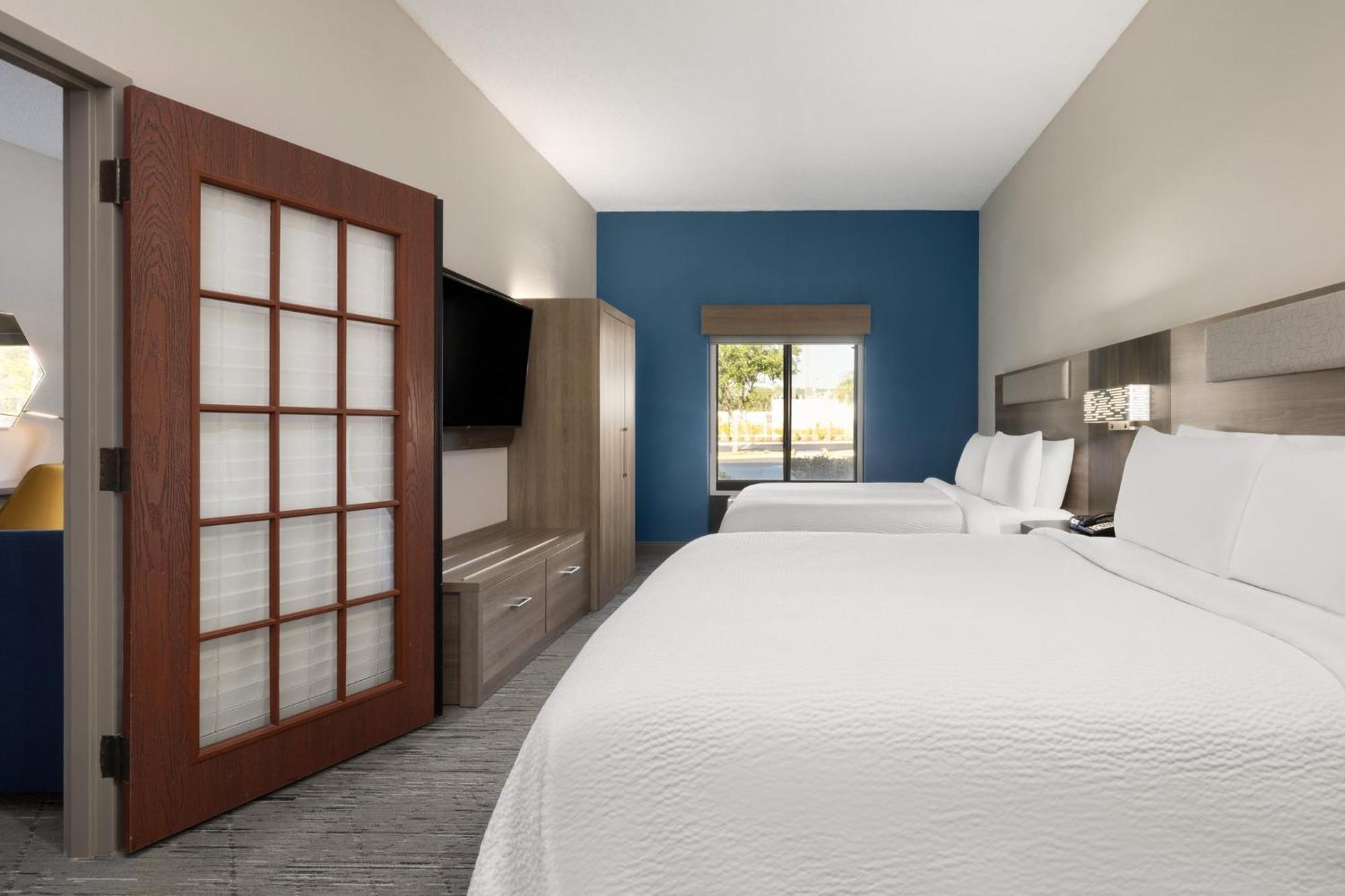 Holiday Inn Express & Suites Sebring By Ihg Exterior foto