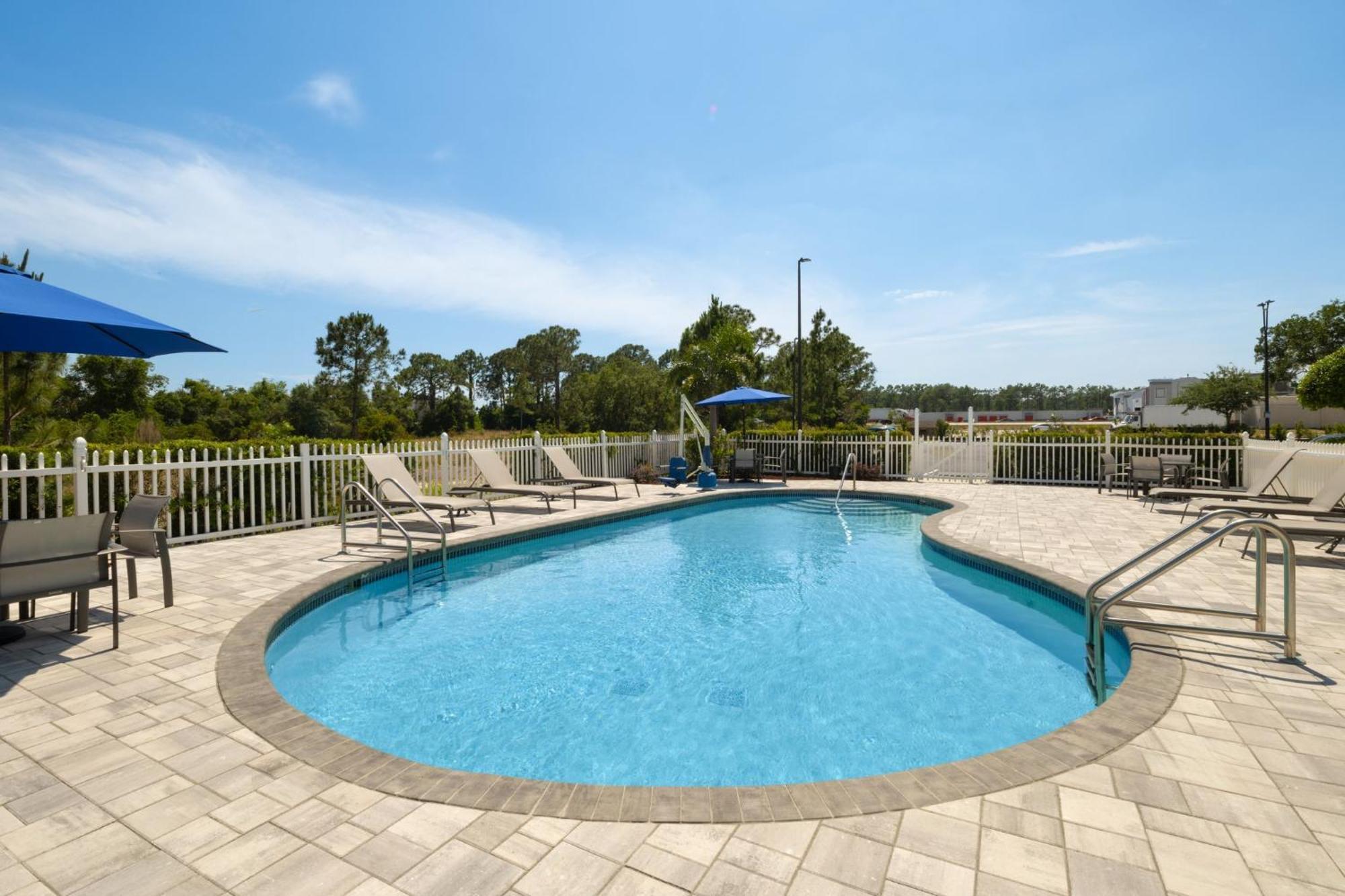 Holiday Inn Express & Suites Sebring By Ihg Exterior foto