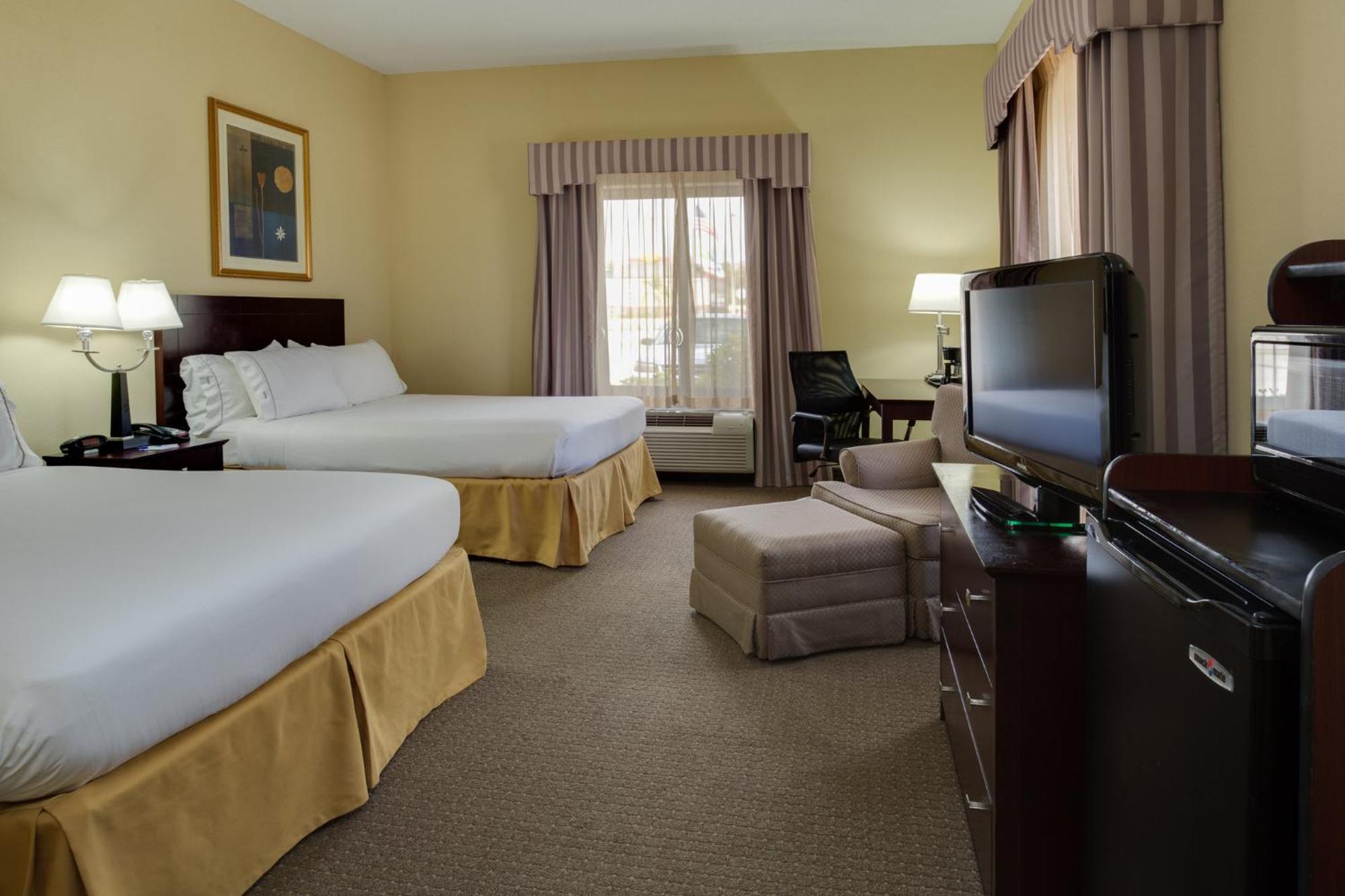 Holiday Inn Express & Suites Sebring By Ihg Exterior foto
