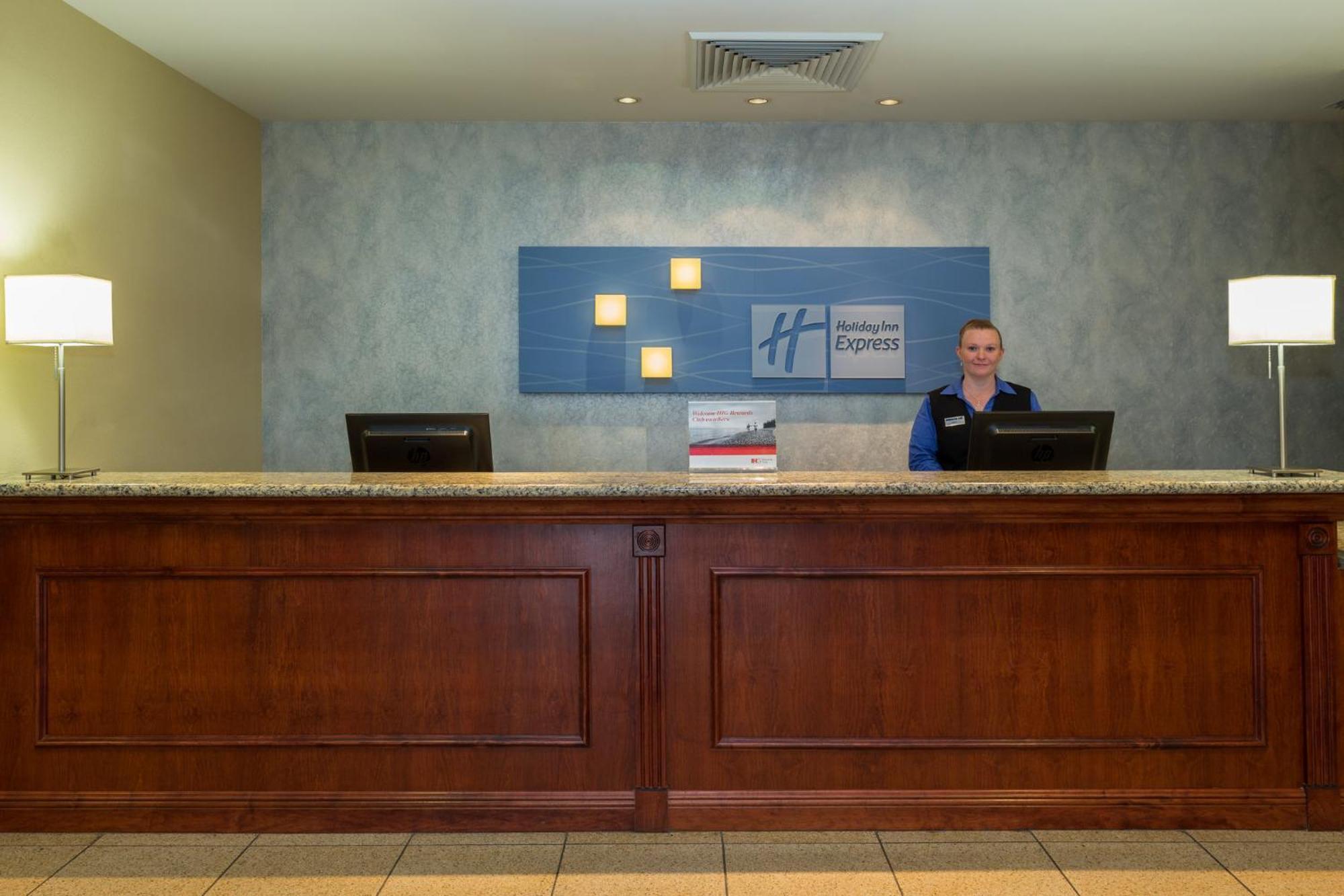Holiday Inn Express & Suites Sebring By Ihg Exterior foto