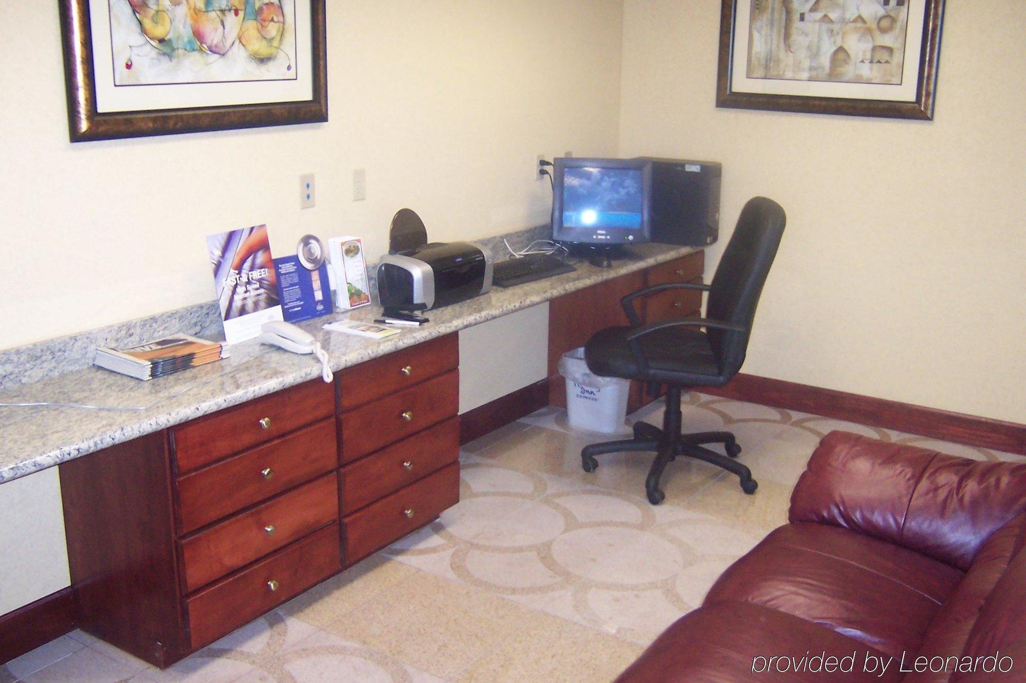 Holiday Inn Express & Suites Sebring By Ihg Facilidades foto