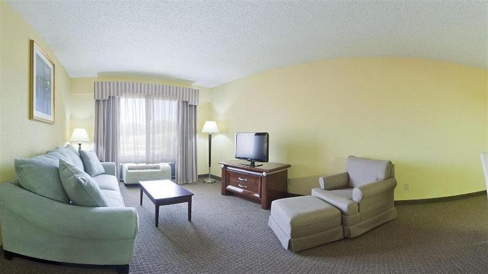 Holiday Inn Express & Suites Sebring By Ihg Exterior foto