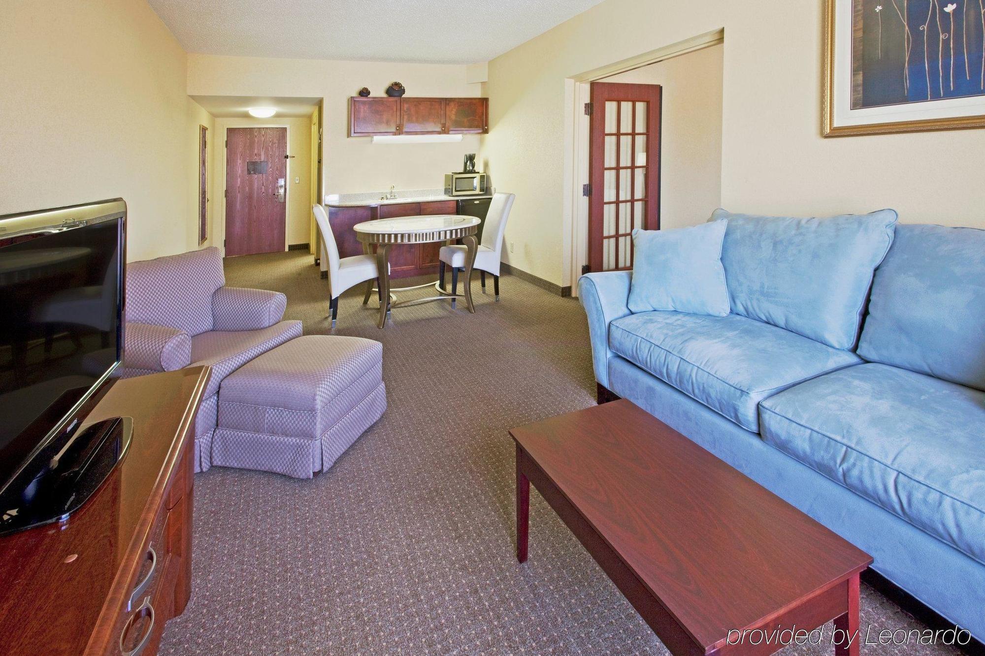 Holiday Inn Express & Suites Sebring By Ihg Exterior foto